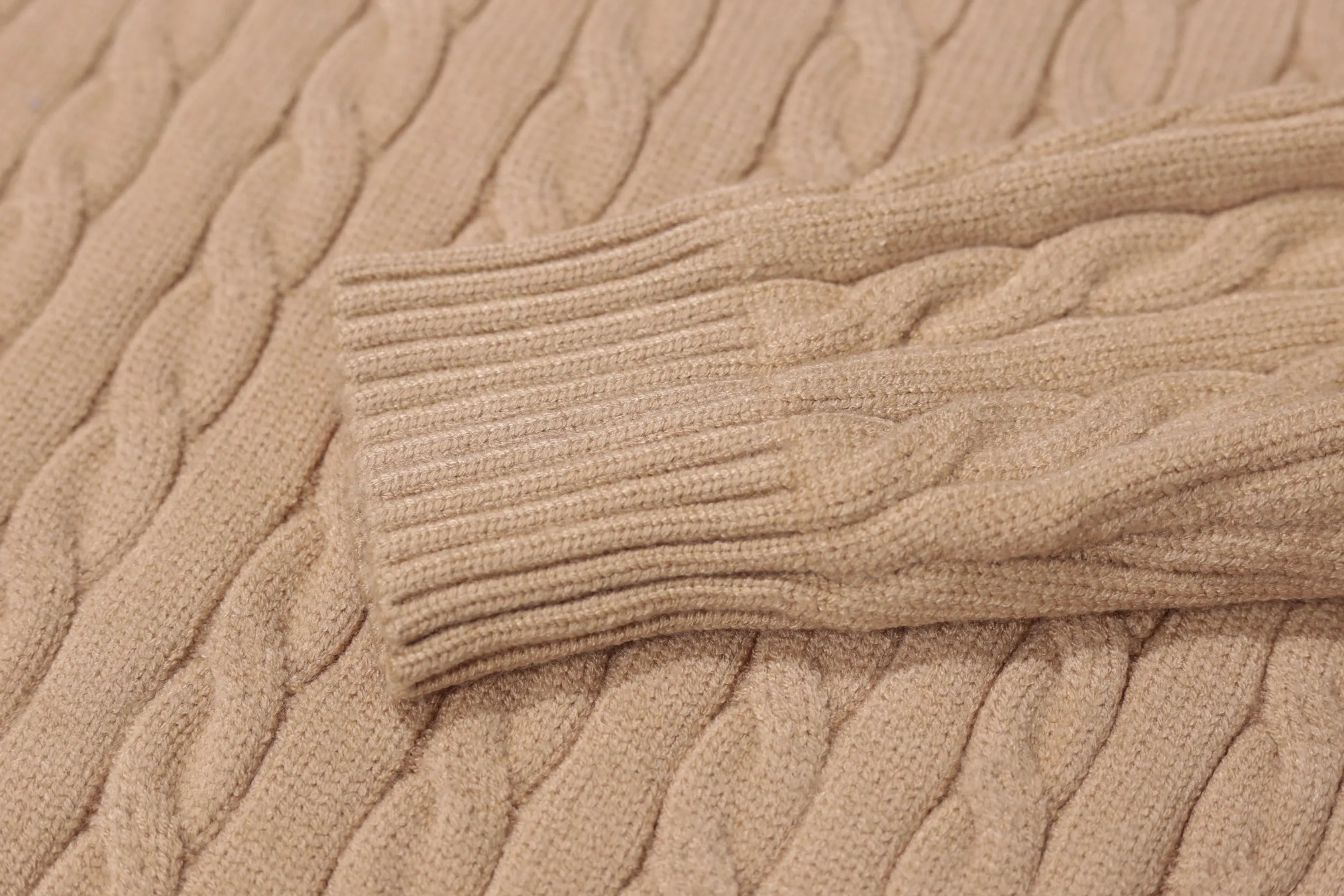 P260 Style No. D05) The top version on the market in 2025 Ralph Lauren #ootddailywear #Autumn and winter sweater #Knitted sweater outfit #ralph lauren sweater #Can be worn by both men and women [Star R] Finally waited until the Ralph men’s twist crew neck sweater is finally here! The most popular sweater is a limited edition every year. There won’t be many styles in the store! Ralph Lauren Men's Round Neck Sweater [Fire R] has a really nice shape. It can be worn alone or as a jacket. It can also be worn inside or worn with a shirt~100% pure cotton #Practical Wear. Colors: off-white, navy blue, khaki, gray, sizes S to XL